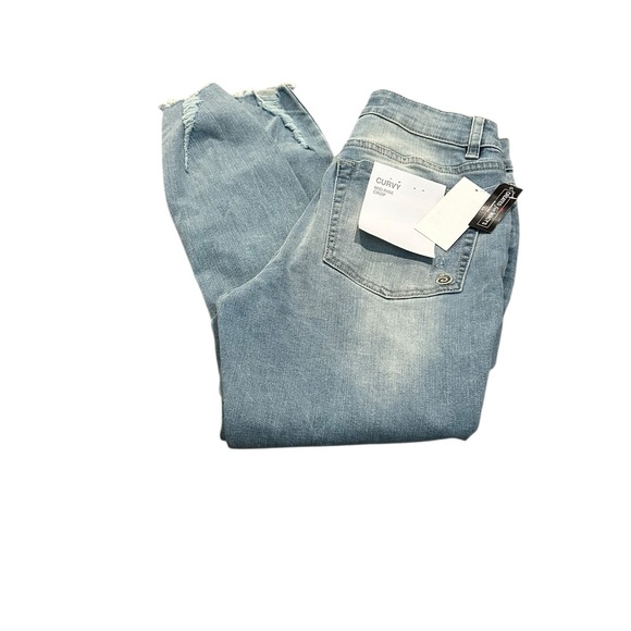 INDIGO REIN nwt distressed curvy crop jeans - Picture 1 of 3